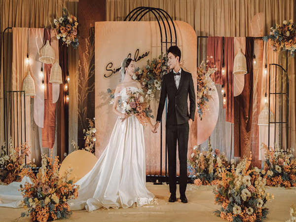 婚纱发布会策划：绽放梦幻婚礼的时刻